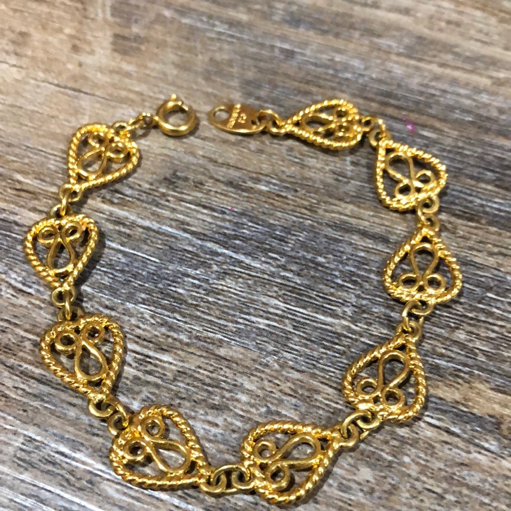 Vintage Avon Gold Tone Simply Hearts Filigree Bracelet